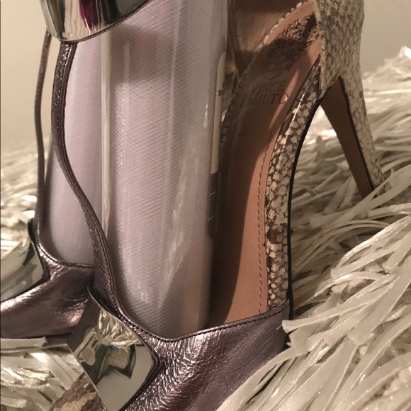 Vince Camuto Kipton stilettos silver & white - Picture 4 of 8
